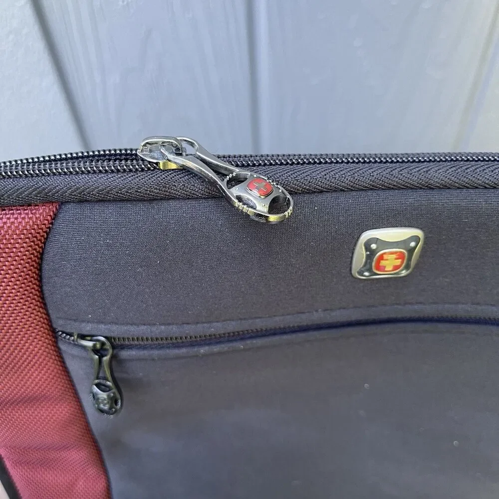 Swiss Gear Wenger Lunar Black And Red Tablet Sleeve Pouch Zipper Closure
